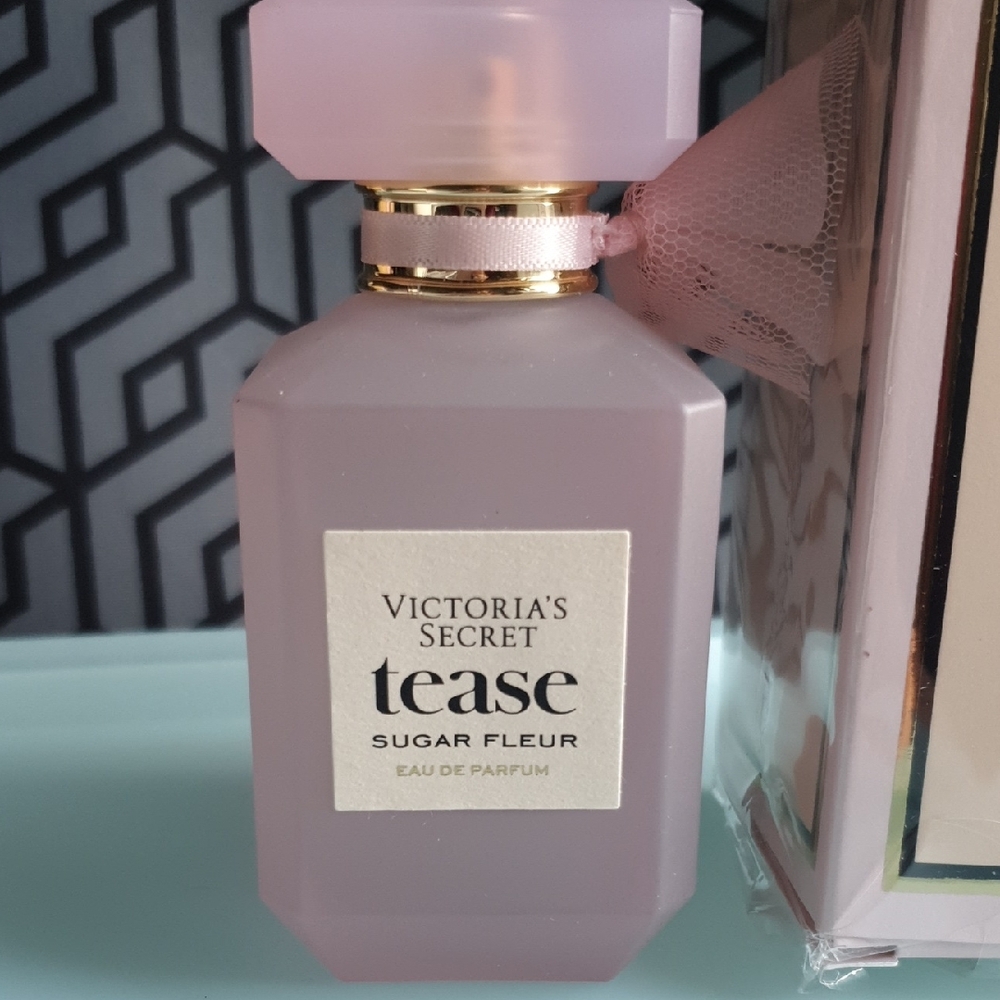 Victoria's Secret Tease Sugar Fleur Eau de Parfum - used